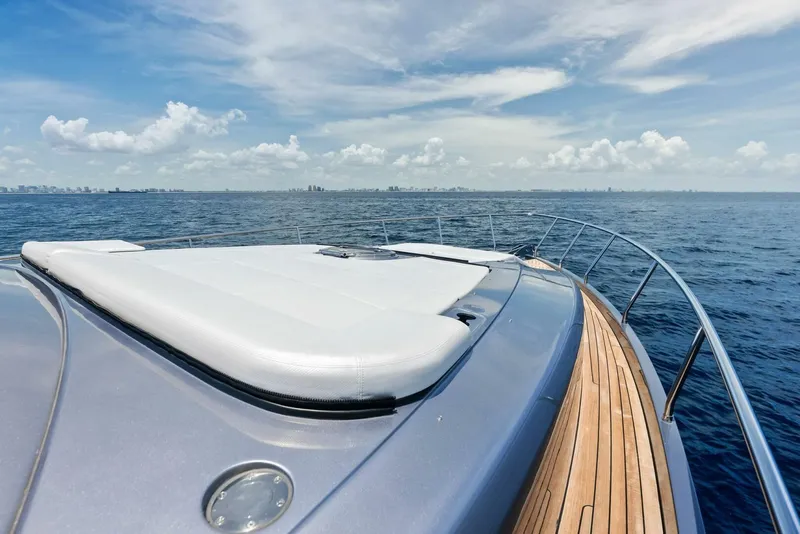 Slide: The Image of 2024 Pershing 6X Bow Sundeck - 5536203