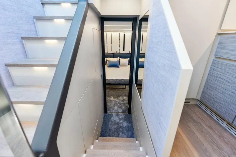 Slide: The Image of 2024 Pershing 6X - 5536233