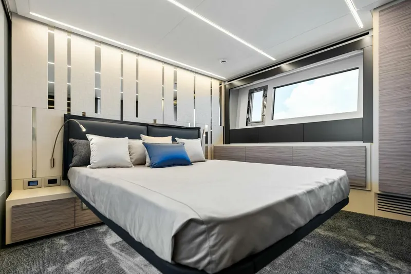 Slide: The Image of 2024 Pershing 6X Master Stateroom - 5536230