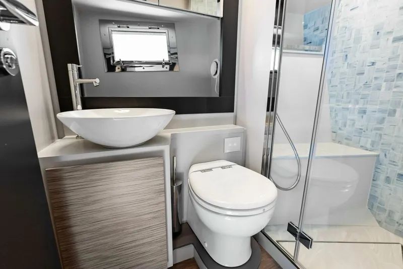 Slide: The Image of 2024 Pershing 6X Master Head - 5536242