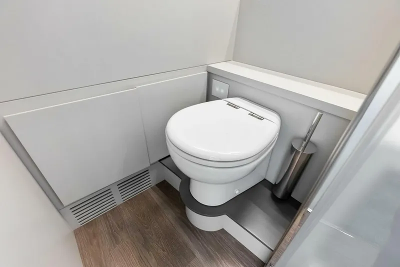 Slide: The Image of 2024 Pershing 6X VIP Head - 5536214