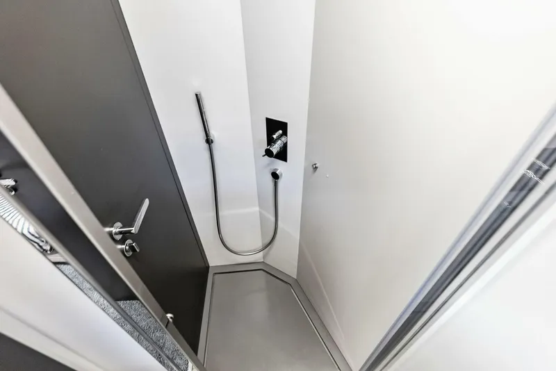 Slide: The Image of 2024 Pershing 6X VIP Shower - 5536236