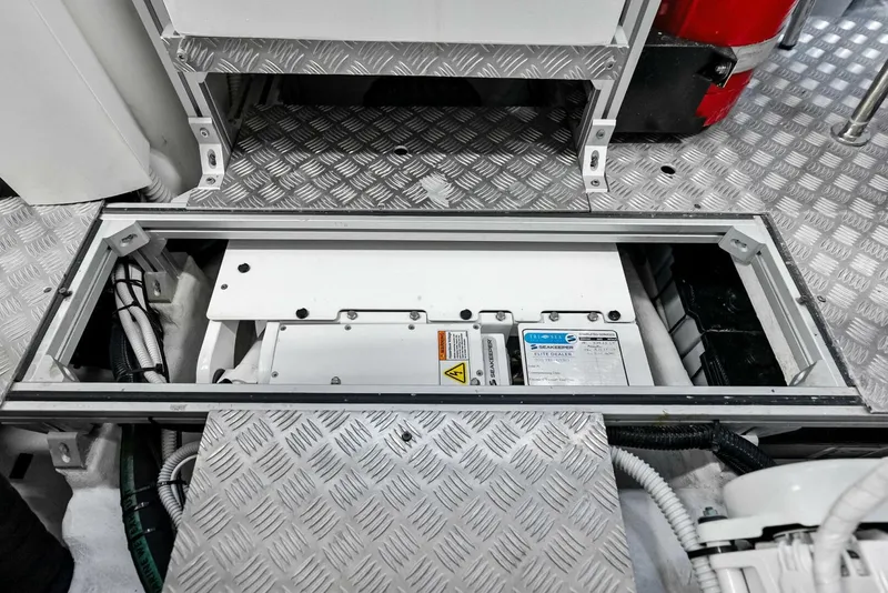 Slide: The Image of 2024 Pershing 6X Engine Room - 5536254