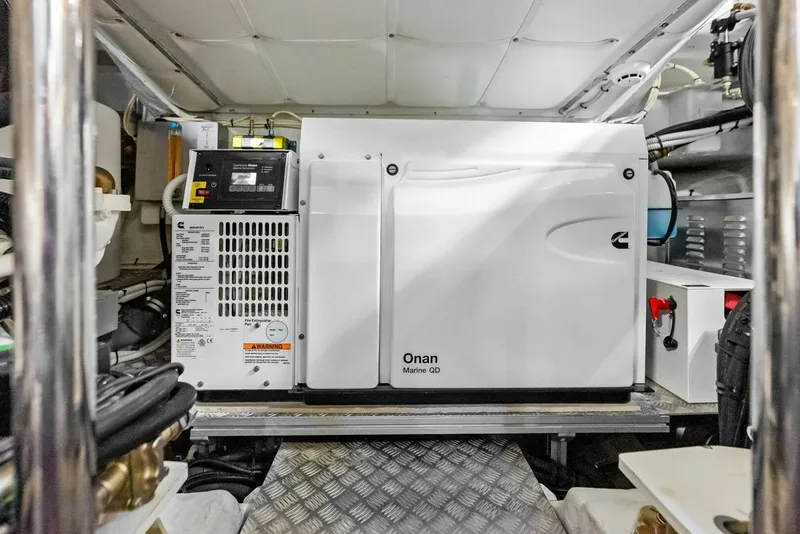 Slide: The Image of 2024 Pershing 6X Engine Room - 5536257