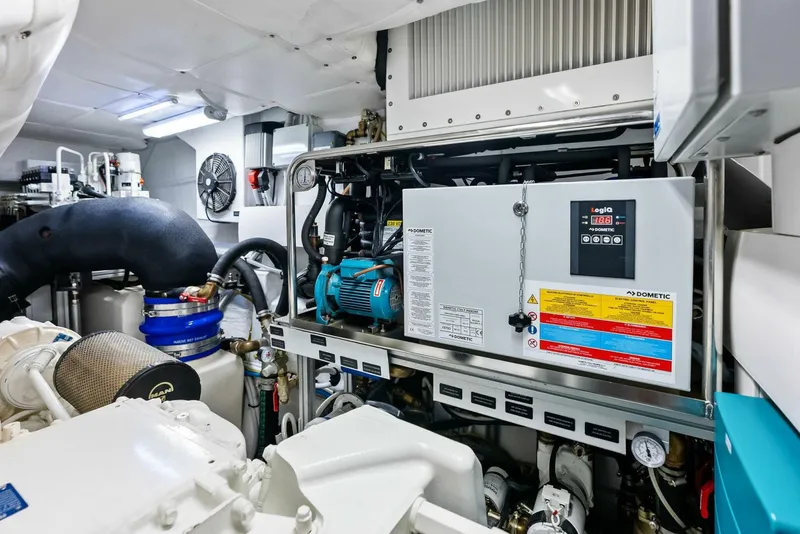 Slide: The Image of 2024 Pershing 6X Engine Room - 5536259