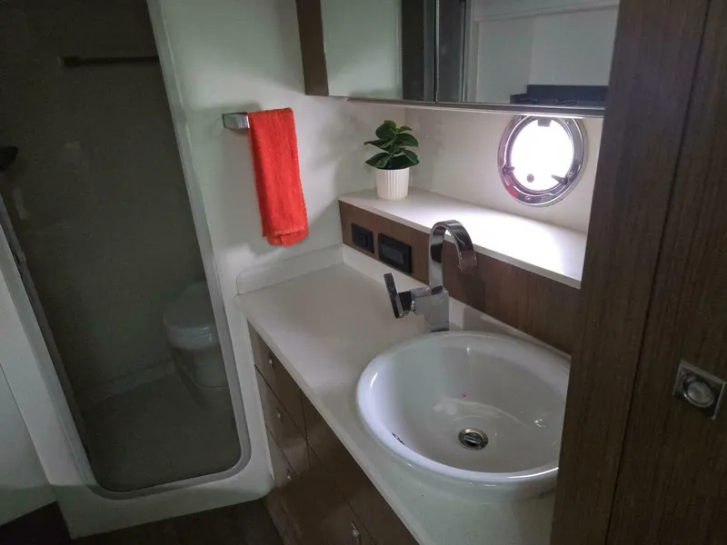 Slide: The Image of Cruisers Yachts Cantius 2016 - 5583762