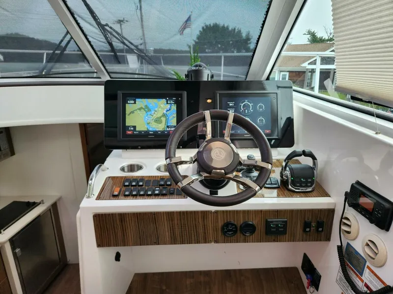 Slide: The Image of Cruisers Yachts Cantius 2016 - 5536616