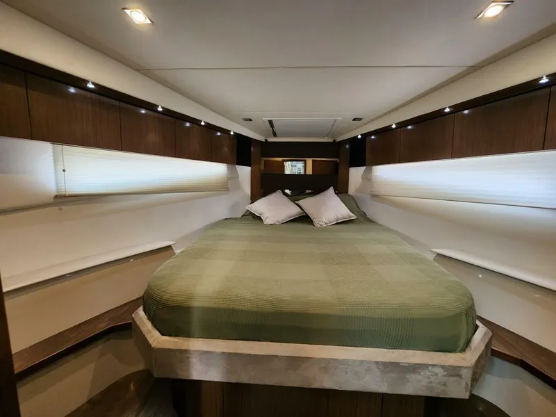Slide: The Image of Cruisers Yachts Cantius 2016 - 5536599