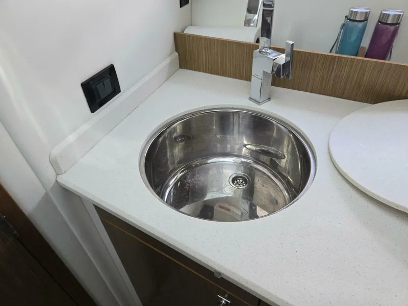 Slide: The Image of Cruisers Yachts Cantius 2016 - 5583770