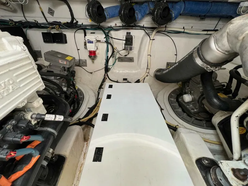 Slide: The Image of Cruisers Yachts Cantius 2016 - 5541189