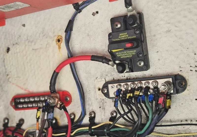 Slide: The Image of Aquasport 250 Explorer 2001 - 5867611