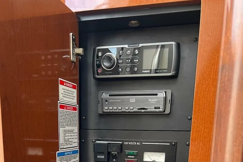 Slide: The Image of 0005285007 - 5537378