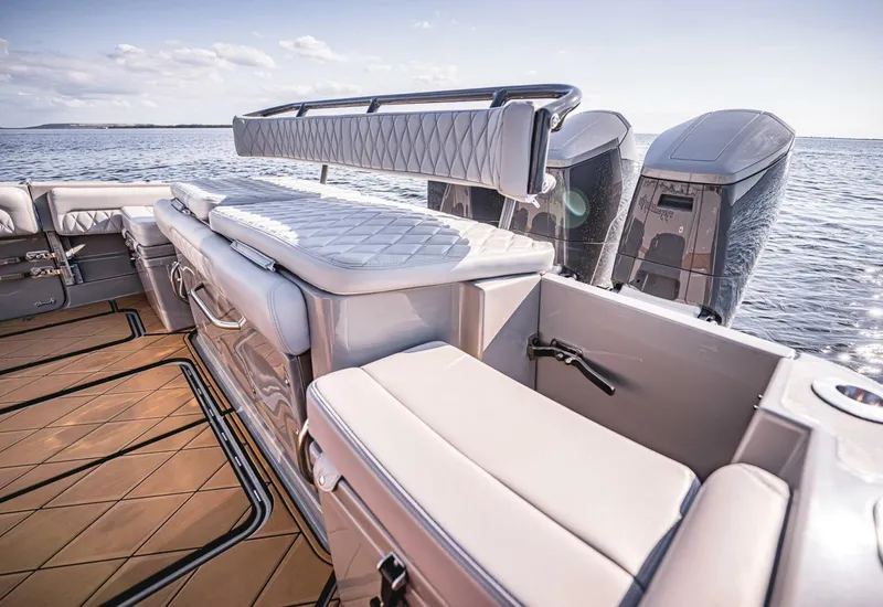 Slide: The Image of HCB 42 Lujo 2023 - 5537613