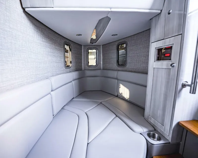 Slide: The Image of HCB 42 Lujo 2023 - 5537594