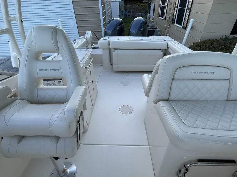 Slide: The Image of Grady-White 275 Freedom 2021 - 5537931