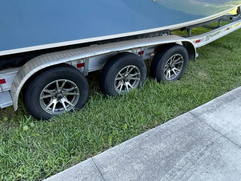 Slide: The Image of Grady-White 275 Freedom 2021 - 5537947