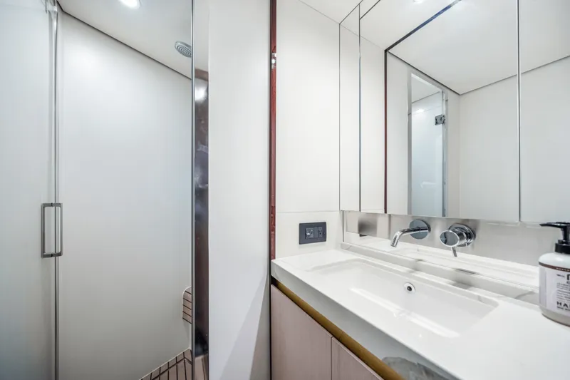 Slide: The Image of Azimut 60 FLYBRIDGE 2021 - 5538019