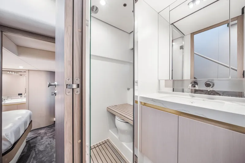 Slide: The Image of Azimut 60 FLYBRIDGE 2021 - 5538025