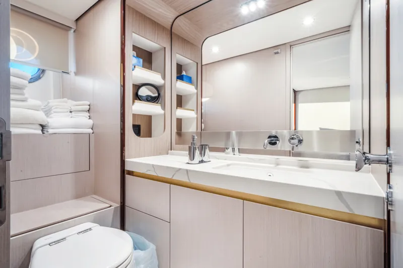 Slide: The Image of Azimut 60 FLYBRIDGE 2021 - 5538029