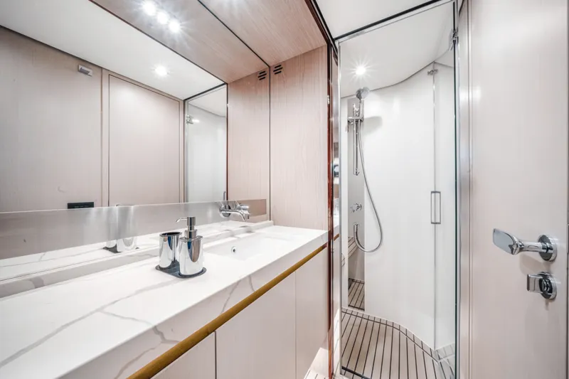 Slide: The Image of Azimut 60 FLYBRIDGE 2021 - 5538030