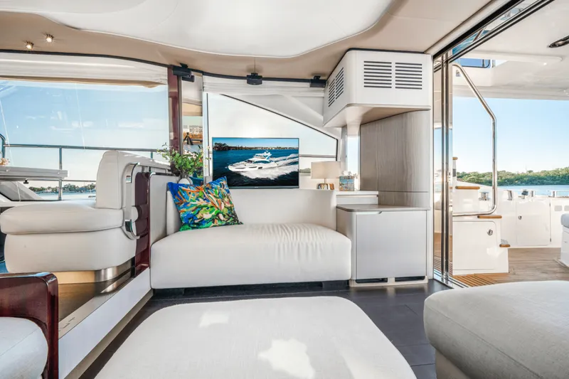 Slide: The Image of Azimut 60 FLYBRIDGE 2021 - 5538037