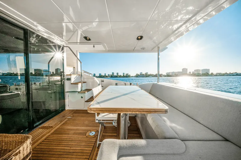 Slide: The Image of Azimut 60 FLYBRIDGE 2021 - 5538055
