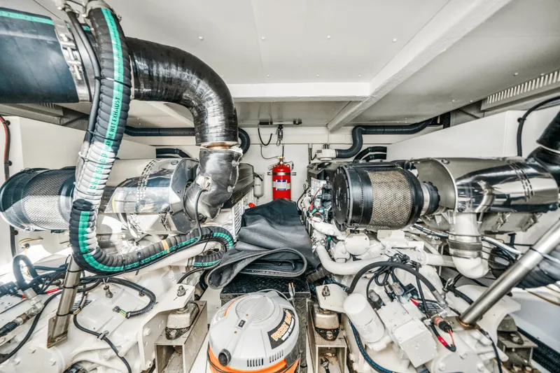 Slide: The Image of Azimut 60 FLYBRIDGE 2021 - 5538064