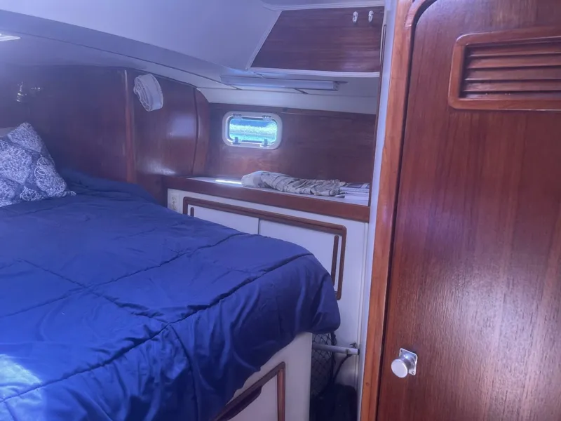 Slide: The Image of Mater Cabin Aft W Hanging Locker - 5538188