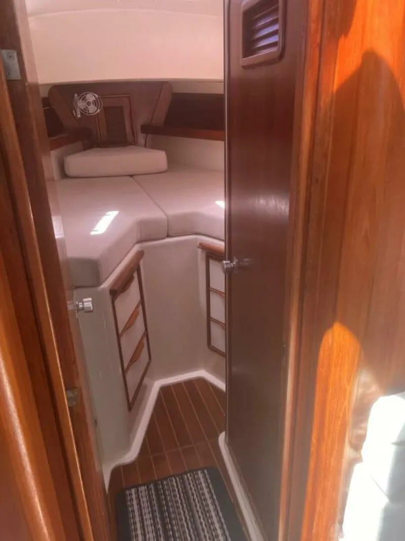 Slide: The Image of V Berth W Storage - 5538205