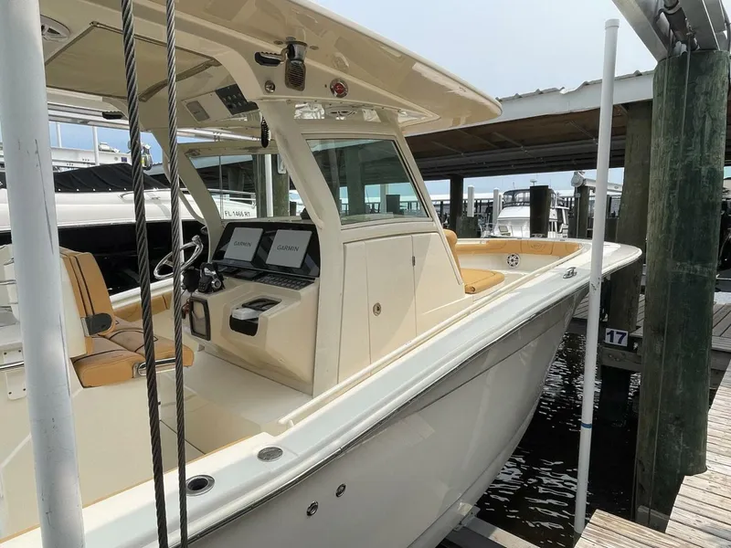 Slide: The Image of Scout 300 LXF 2015 - 5538280