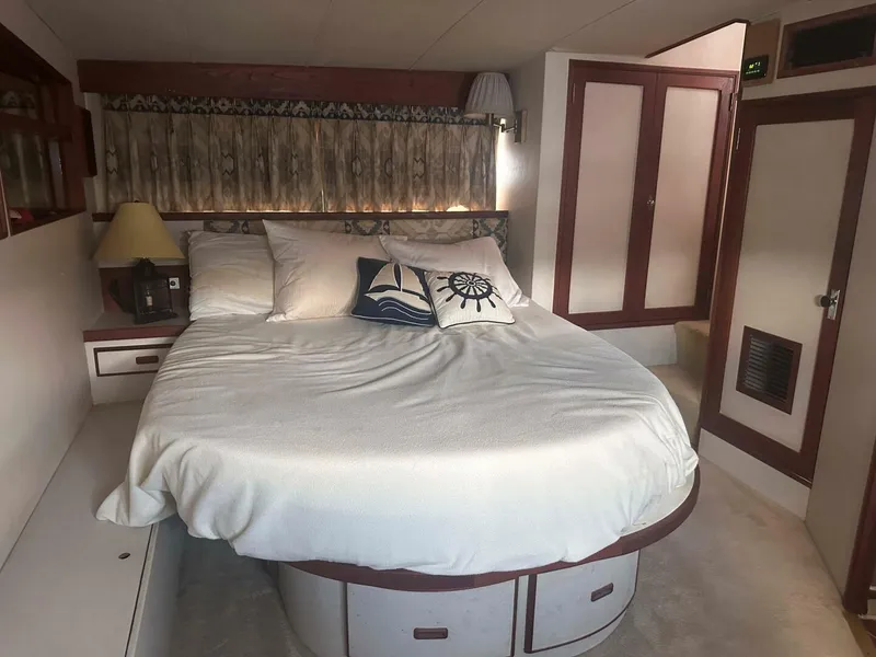 Slide: The Image of Bertram 42 1987 - 5577850