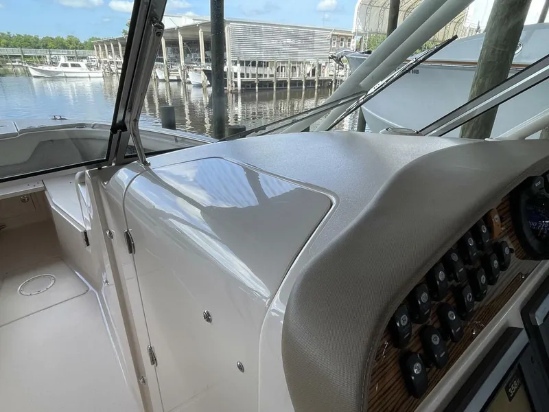 Slide: The Image of Grady-White 335 Freedom 2014 - 5539005