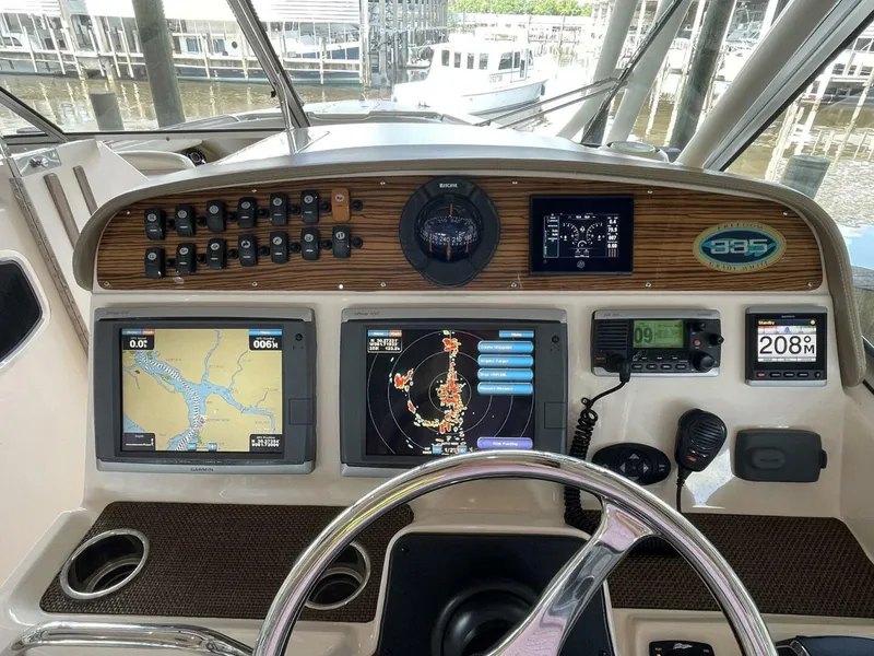 Slide: The Image of Grady-White 335 Freedom 2014 - 5539011