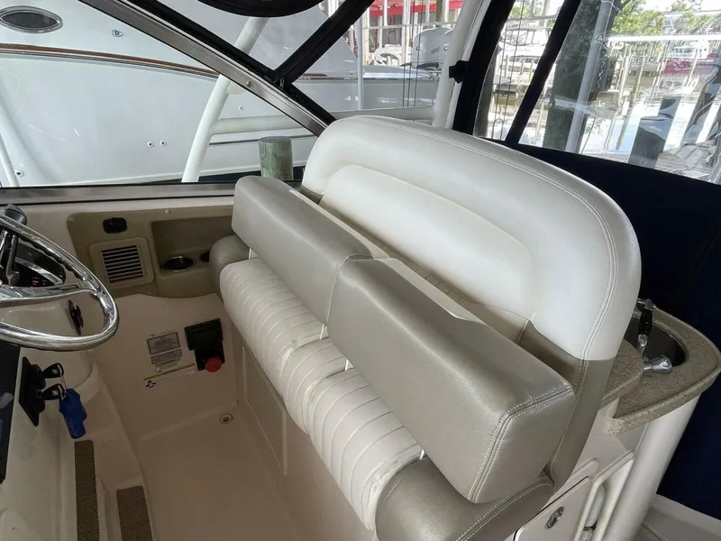 Slide: The Image of Grady-White 335 Freedom 2014 - 5539015