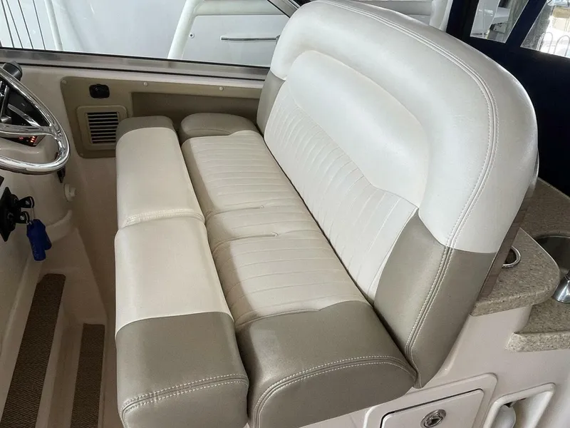 Slide: The Image of Grady-White 335 Freedom 2014 - 5539016