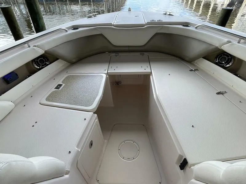 Slide: The Image of Grady-White 335 Freedom 2014 - 5538994