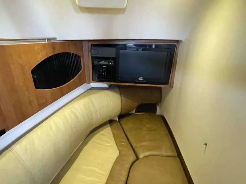 Slide: The Image of Grady-White 335 Freedom 2014 - 5539000