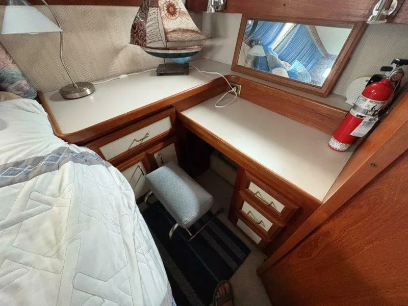 Slide: The Image of Carver 36 1988 - 5546664