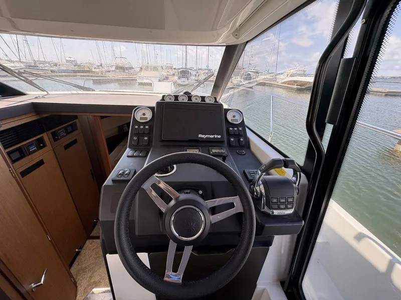 Slide: The Image of Jeanneau NC33 2019 - 5539675