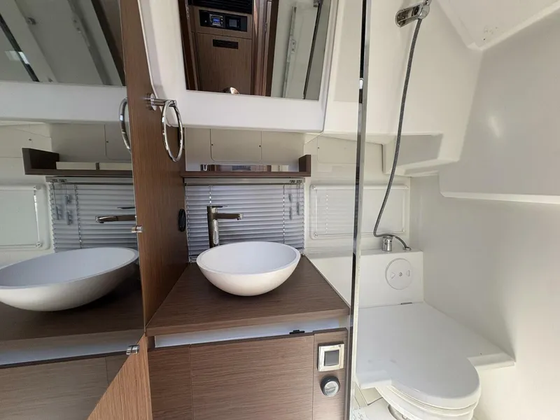 Slide: The Image of Jeanneau NC33 2019 - 5539678