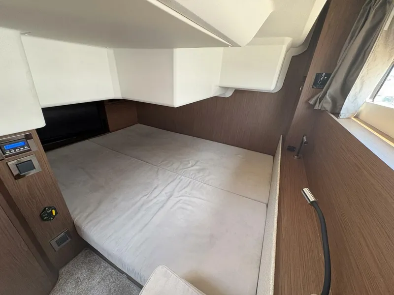 Slide: The Image of Jeanneau NC33 2019 - 5539679