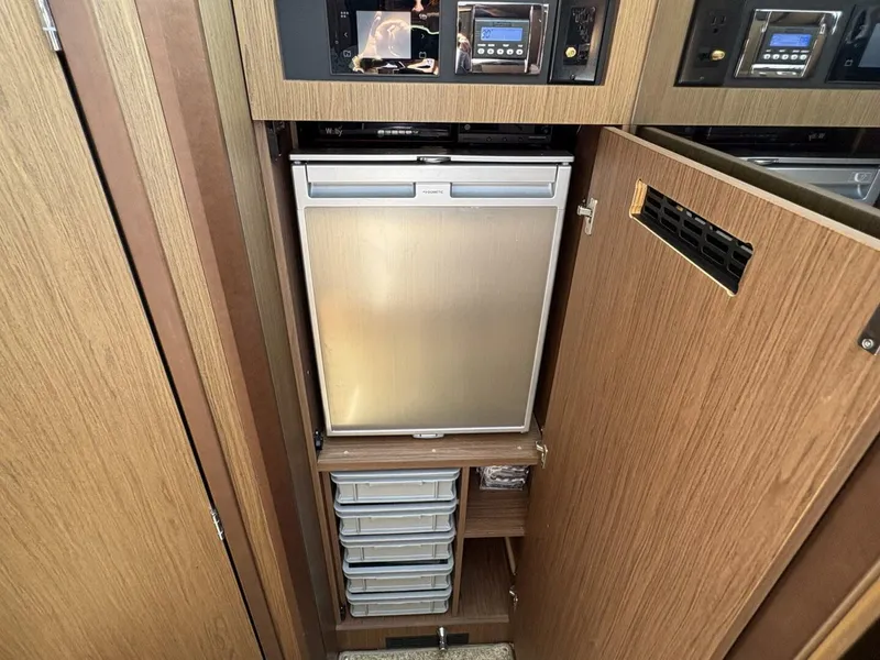 Slide: The Image of Jeanneau NC33 2019 - 5539680