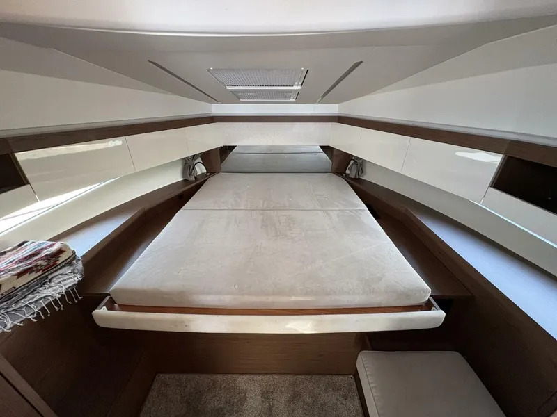 Slide: The Image of Jeanneau NC33 2019 - 5539681