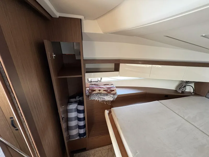 Slide: The Image of Jeanneau NC33 2019 - 5539683