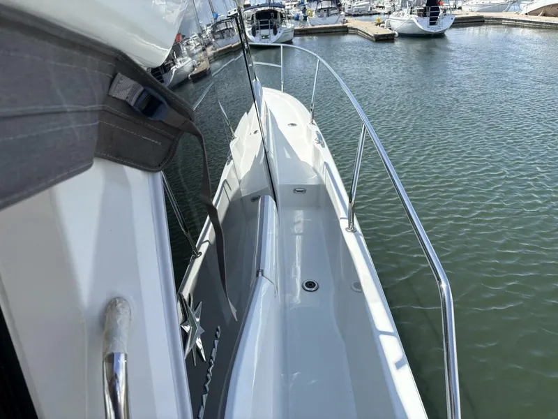 Slide: The Image of Jeanneau NC33 2019 - 5539684