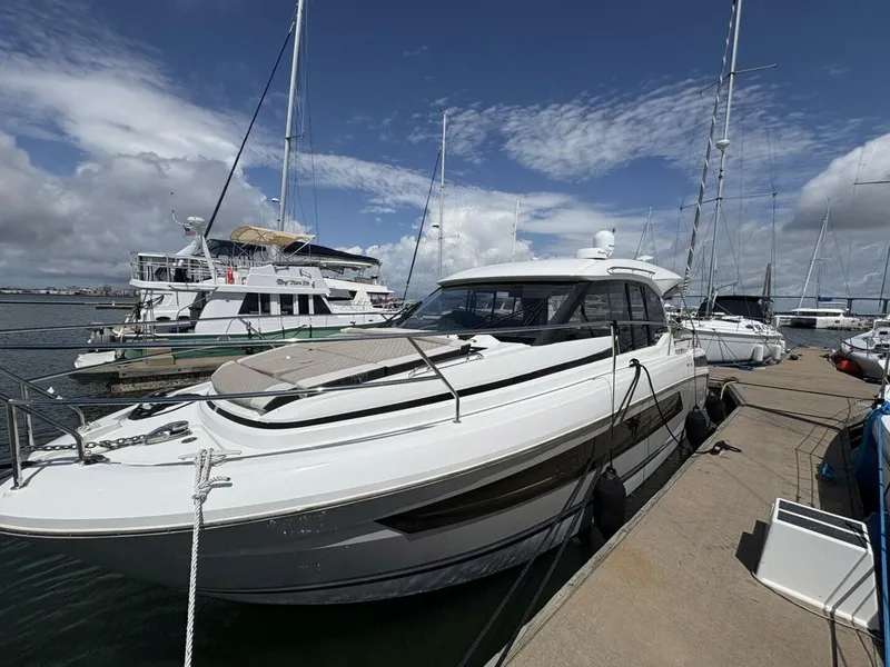 Slide: The Image of Jeanneau NC33 2019 - 5539668