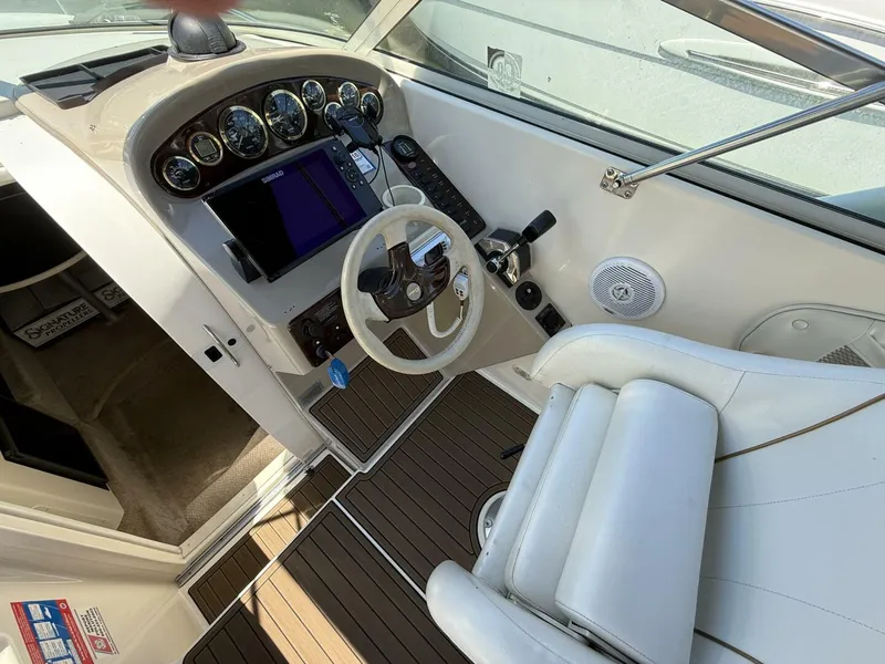 Slide: The Image of Rinker 270 Fiesta Vee 2000 - 5540390