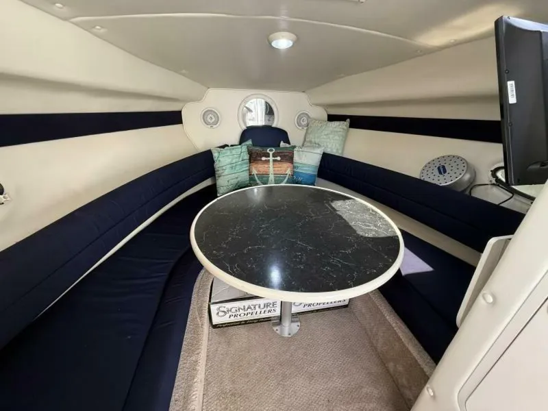 Slide: The Image of Rinker 270 Fiesta Vee 2000 - 5540374