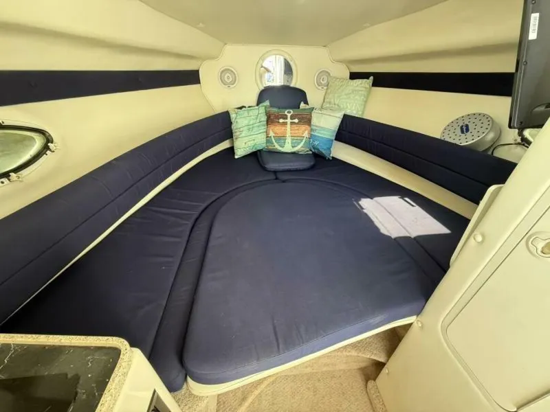 Slide: The Image of Rinker 270 Fiesta Vee 2000 - 5540378