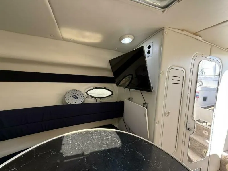 Slide: The Image of Rinker 270 Fiesta Vee 2000 - 5540375